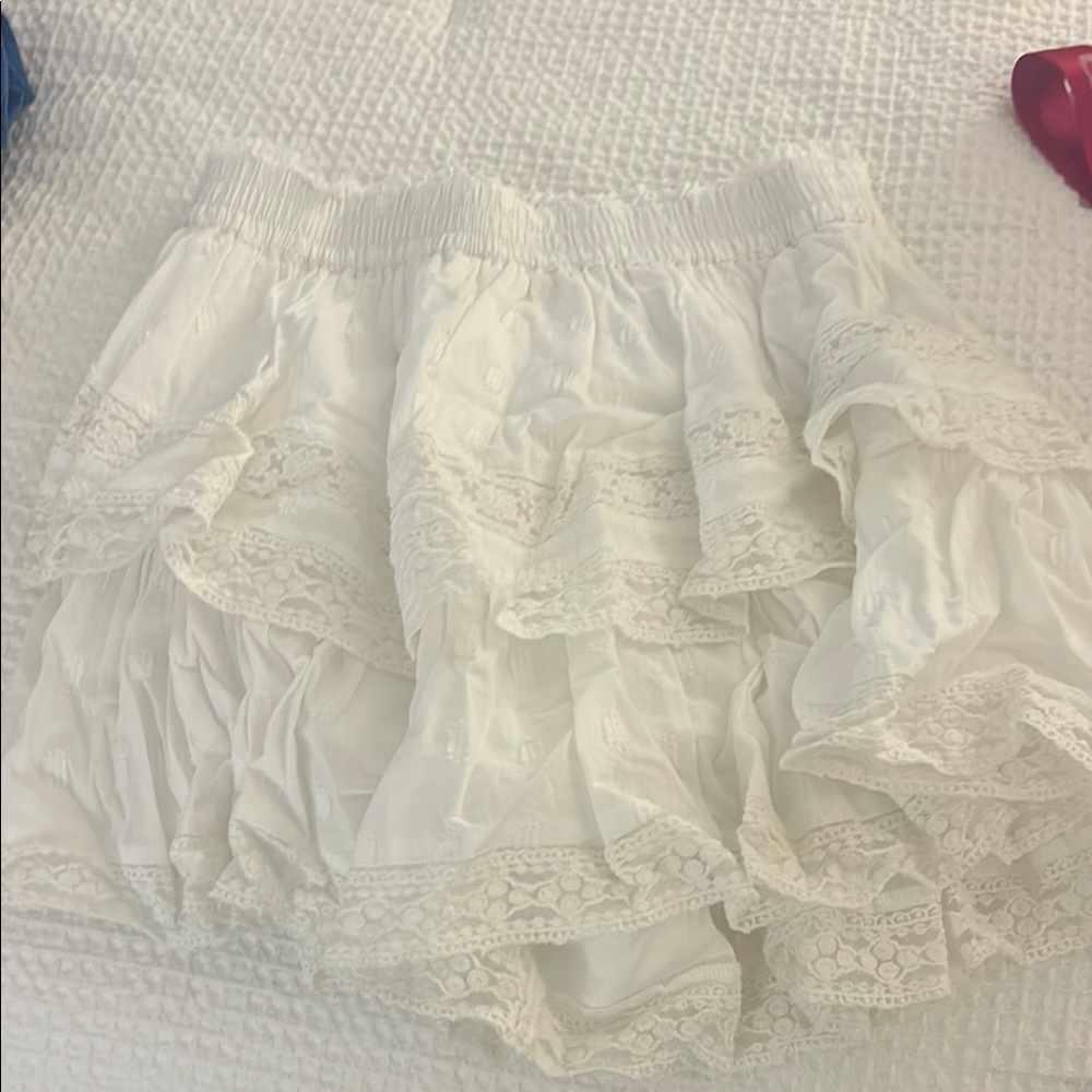 American eagle White Lace Ruffle Skirt